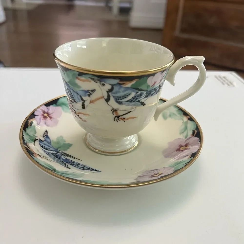 Vintage Lenox Birds of America collection 1993 Blue Jay tea cup and saucer